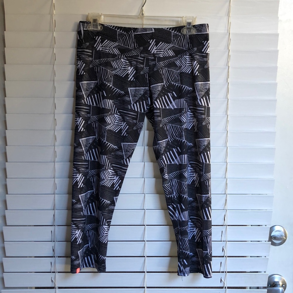 Onzie Patterned Leggings / Yoga pants